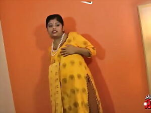 Obese Indian girls unwraps upstairs cam
